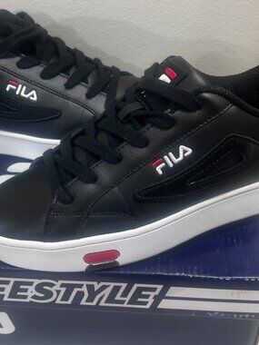 FILA Sneakers – Size 9